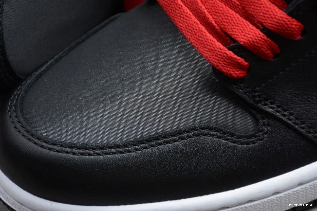 HYPE OG 555088-060 Black Retro High 1 Jordan Air Satin 0801